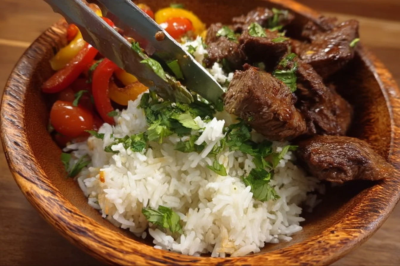 Delicious Steak Fajita Bowl with marinated steak and fresh vegetables
